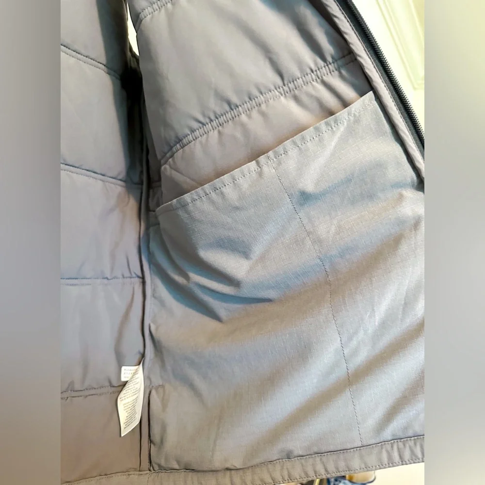 Travis Mathew Men's Gray Puffer Vest, Size XL - Picture 11 of 14